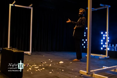 اجرای نمایش «پابرهنه، لخت، قلبى در مشت» برای دومین بار در تبریز