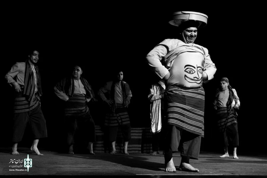 گزارش تصویری اجرای نمایش "کچل اوخلان" در جشنواره فجر استانی آذربایجان شرقی