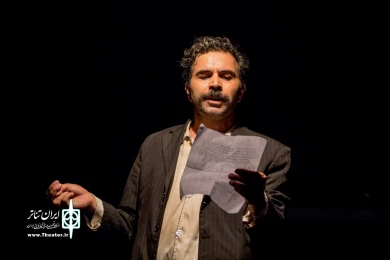 اجرای نمایش "با کاروان سوخته" به کارگردانی معصومه حبابی در جشنواره تئاتر استانی آذربایجان شرقی