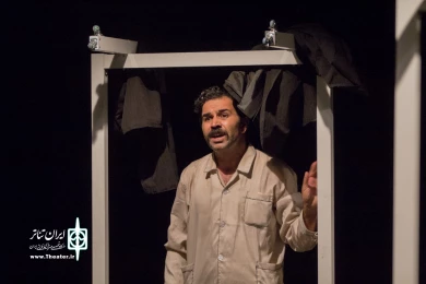 اجرای نمایش "با کاروان سوخته" به کارگردانی معصومه حبابی در جشنواره تئاتر استانی آذربایجان شرقی