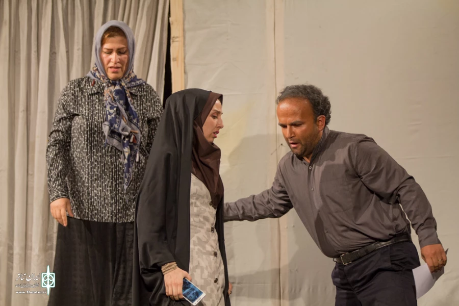 تصاویر نمایش "خانه در باد" در جشنواره تئاتر استانی آذربایجان شرقی