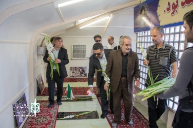 ادای احترام اهالی تئاتر به شهدا و هنرمندان فقید تبریزی