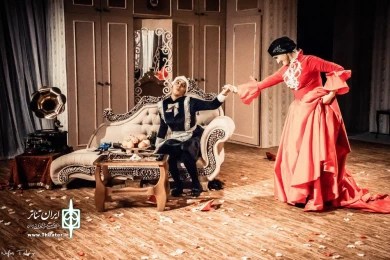 اجرای نمایش "کلفت ها" به کارگردانی علی فتوحی در تبریز