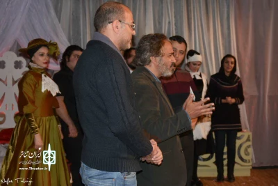 کمبود جا موجب اعتراض علاقمندان تئاتر تبریز شد