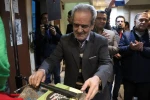 افتتاح نمایش 