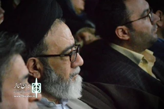 امام جمعه تبریز به تماشای تئاتر رفت