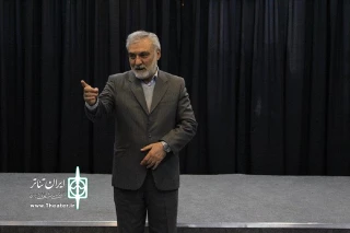 زنگ افتتاح جشنواره تئاتر استانی آذربایجان شرقی توسط مهدی لزیری نواخته می شود