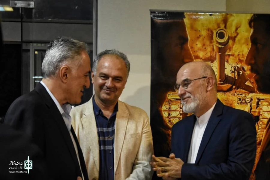 زنگ افتتاح نمایش "مهمان اخوانده" نواخته شد 14