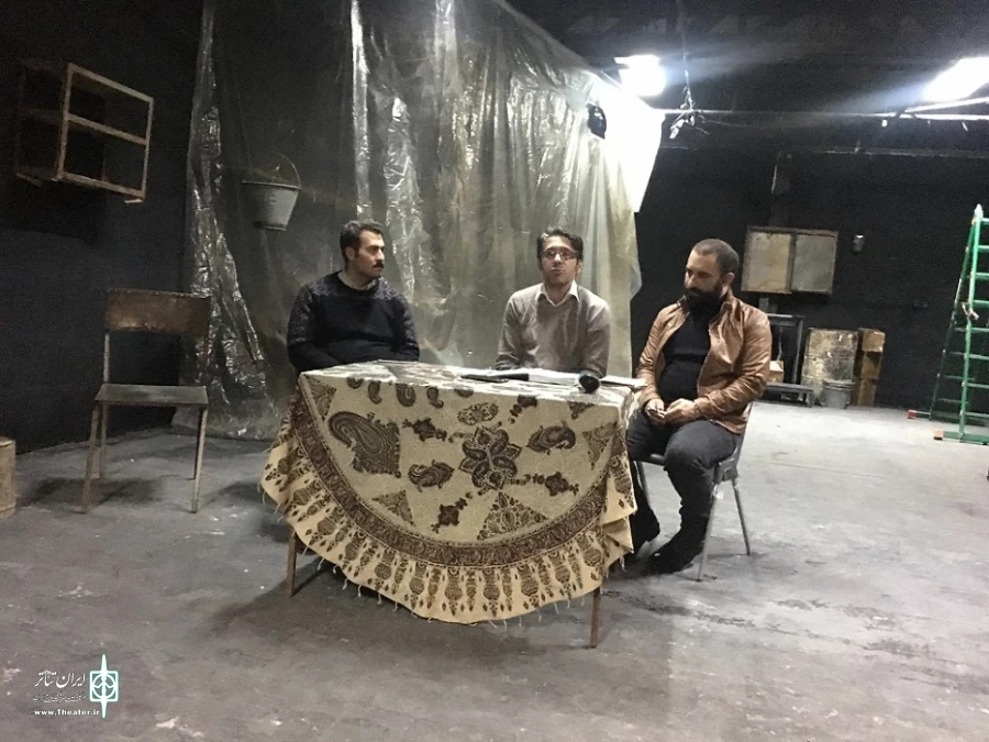 جلسه نقد و بررسی نمایش "خ . میم"  2