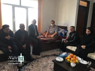 پس از جلسه هیئت رئیسه انجمن هنرهای نمایشی آذربایجان شرقی با فعالان تئاتر مراغه

عیادت از بهزاد سیاه هنرمند تئاتر مراغه