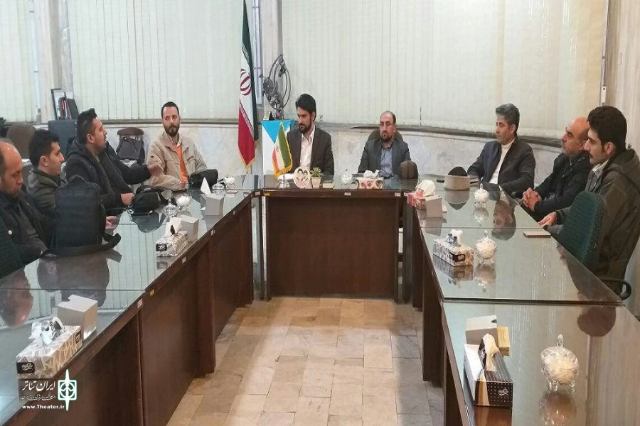 نشست هم اندیشی فعالان تئاتر مرند برگزار شد 2