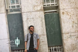 روایتی از خشونت، تنهایی و حسرت آدم ها

داروئیان «منگی» را در تبریز به روی صحنه می برد