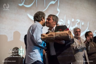 با نام گذاری یک خیابان به نام میرزاآقا تبریزی و تقدیر از نفرات برتر

گرامیداشت زندگان هنر در جشنواره میرزاآقا تبریزی