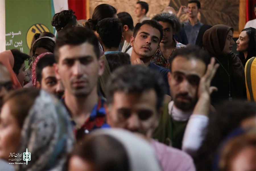 استقبال پرشور علاقه مندان به هنر از روز نخست جشنواره چهاردهم