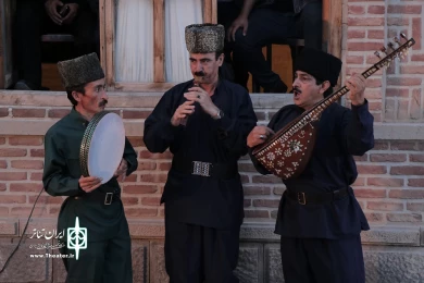 حکایت ماه و دولت، کارگردان: رامین حوریان