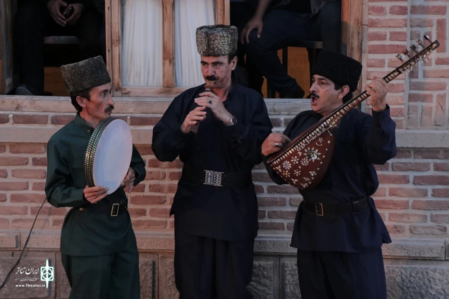 حکایت ماه و دولت، کارگردان: رامین حوریان