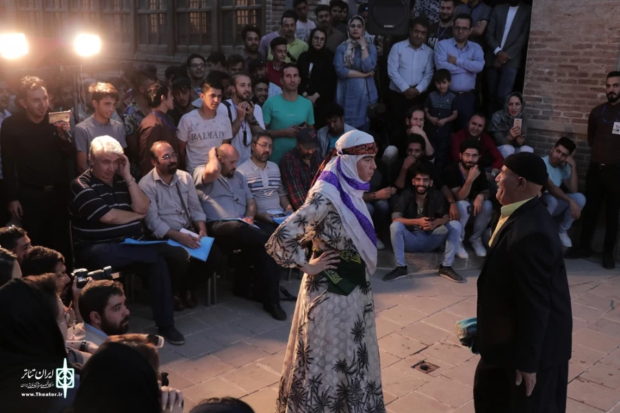 حکایت ماه و دولت، کارگردان: رامین حوریان