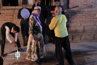 حکایت ماه و دولت، کارگردان: رامین حوریان