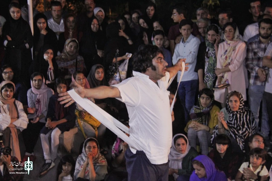 چه کسی آشغال هایش را به... کارگردان: بهنام کاوه