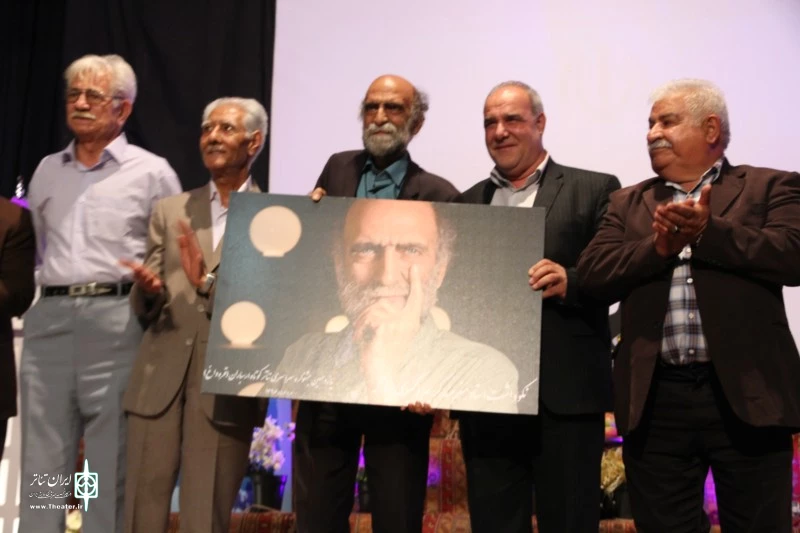 کریم اکبری