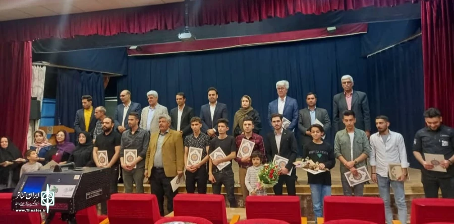 نمایش شنلی یاشایش رکورد دار حضور مخاطب در شهرستان آذرشهر شد . 2