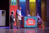 دورهمی نمایشی کمدین‌های ترک‌زبان در تبریز

بابک نهرین «کمدی بازار» را به  صحنه تئاتر آورد
